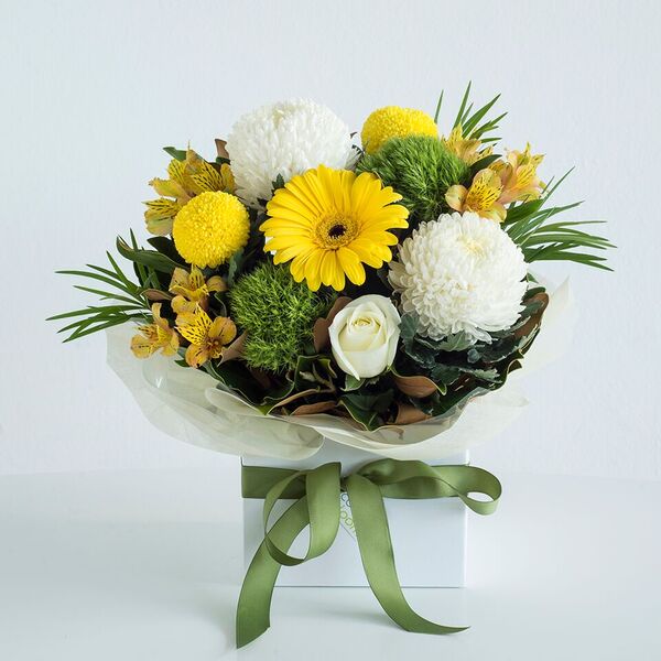 Popular yellow and whites box arrangement